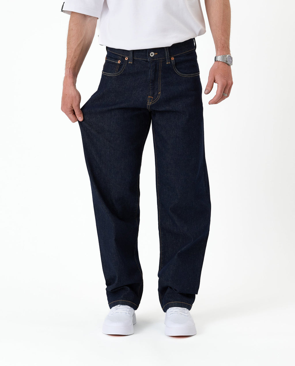 Men's dark rinse relaxed straight leg jeans with five-pocket design