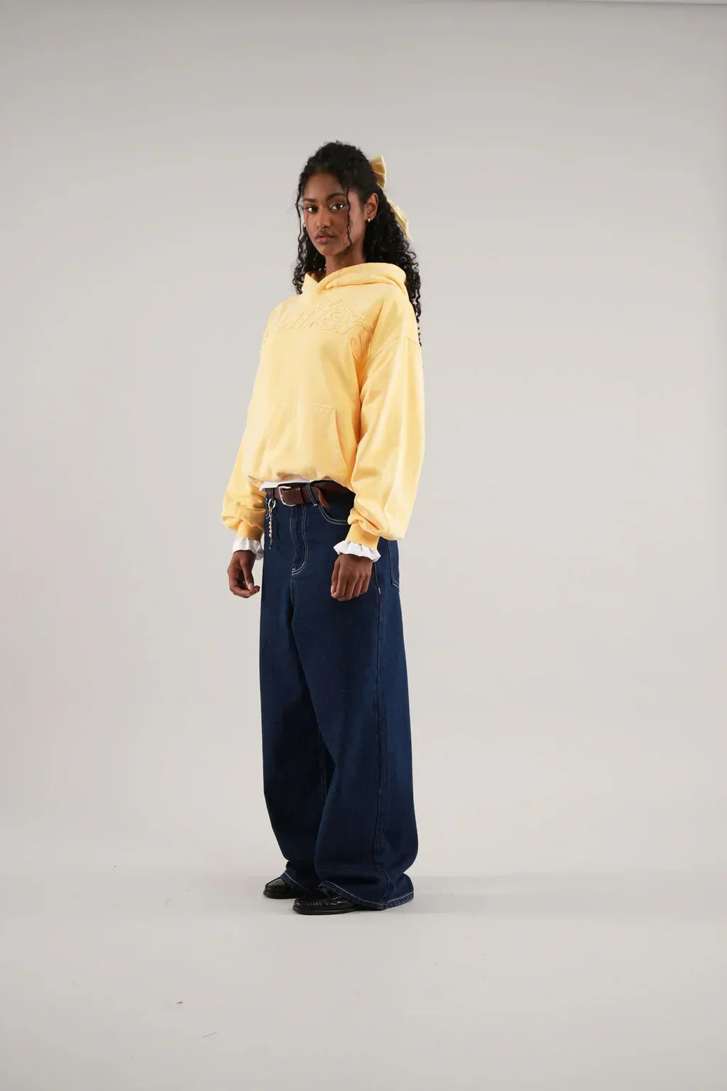 Women's hooded sweatshirt with tonal chest lettering