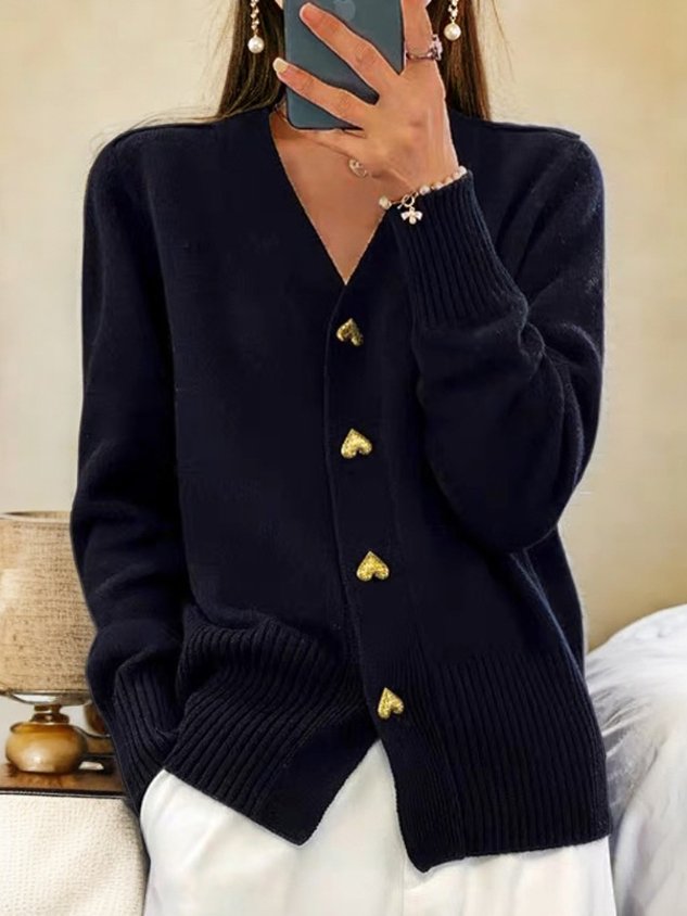Women's V-neck cardigan with heart buttons and front pockets