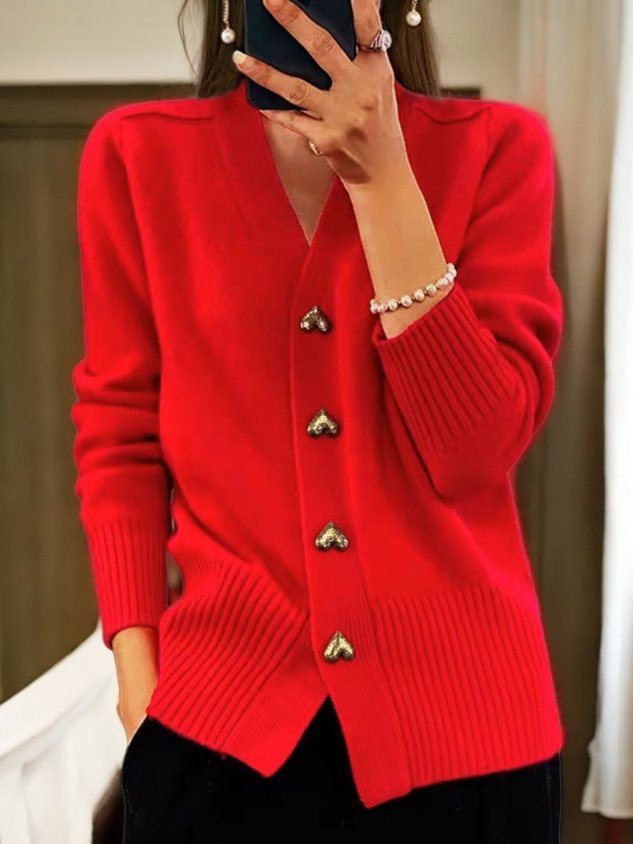 Women's V-neck cardigan with heart buttons and front pockets
