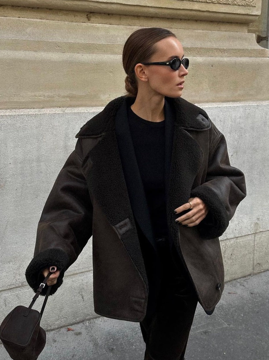 Women's relaxed jacket with wide shearling-style collar