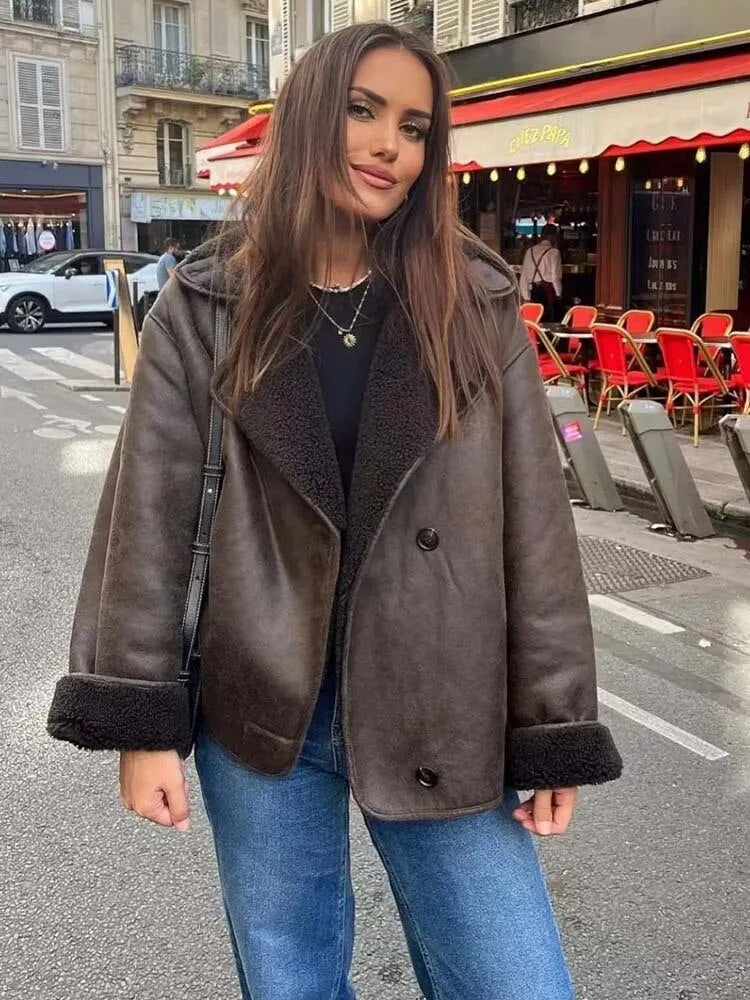 Women's relaxed jacket with wide shearling-style collar