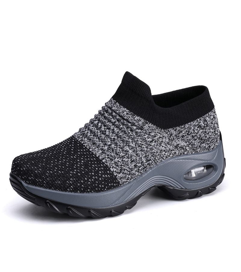 Women's ribbed slip-on sneakers with platform soles