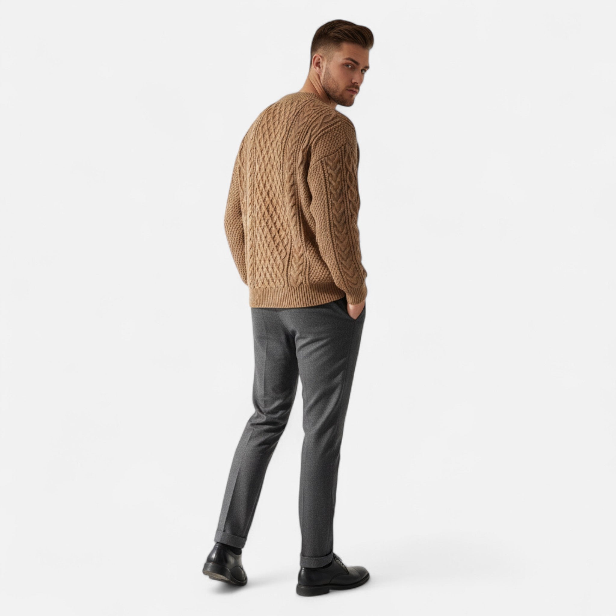Men's cable knit crew neck sweater with long sleeves