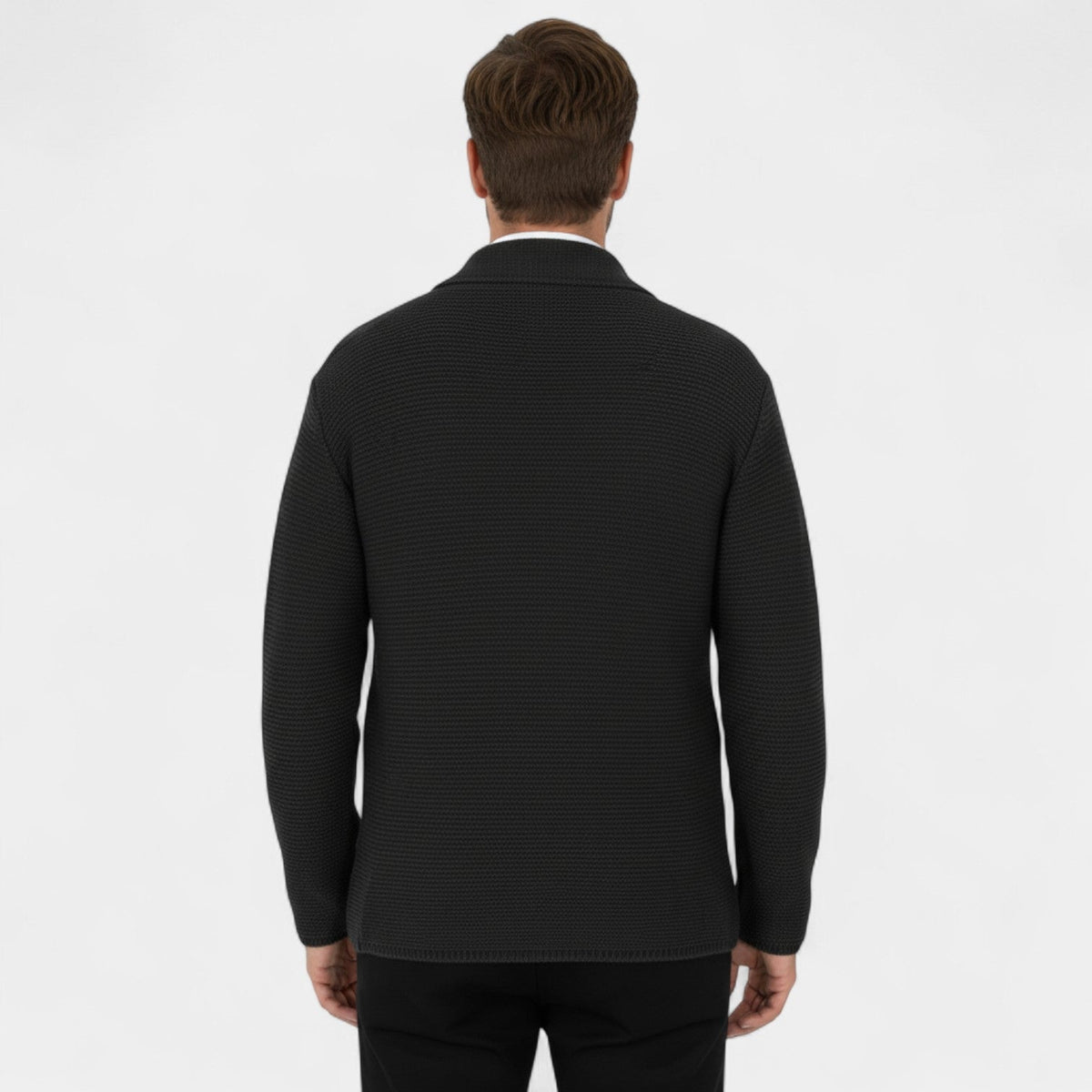Men's double-breasted knitted cardigan with notched lapels and front pockets