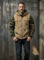 Men's camouflage sleeve zip hoodie with hood and utility pockets