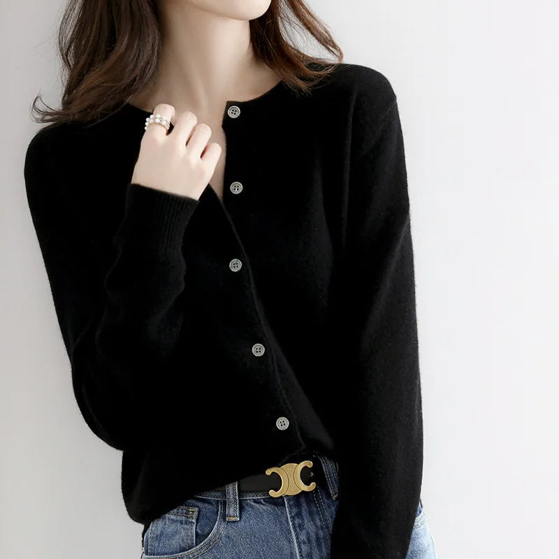 Women's long-sleeve button cardigan with round neckline and ribbed trims