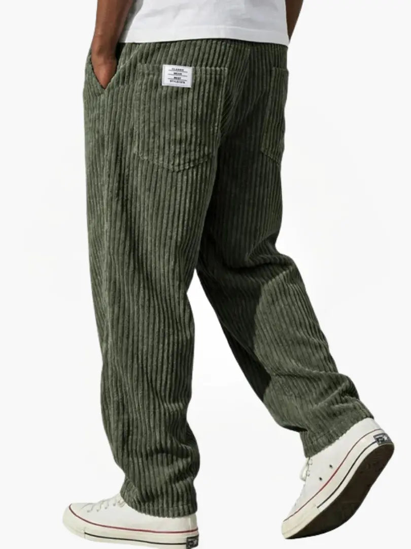 Men's straight-leg corduroy trousers with side and rear pockets
