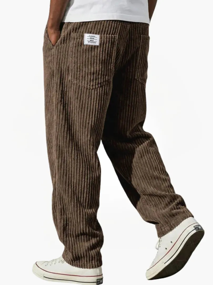 Men's straight-leg corduroy trousers with side and rear pockets