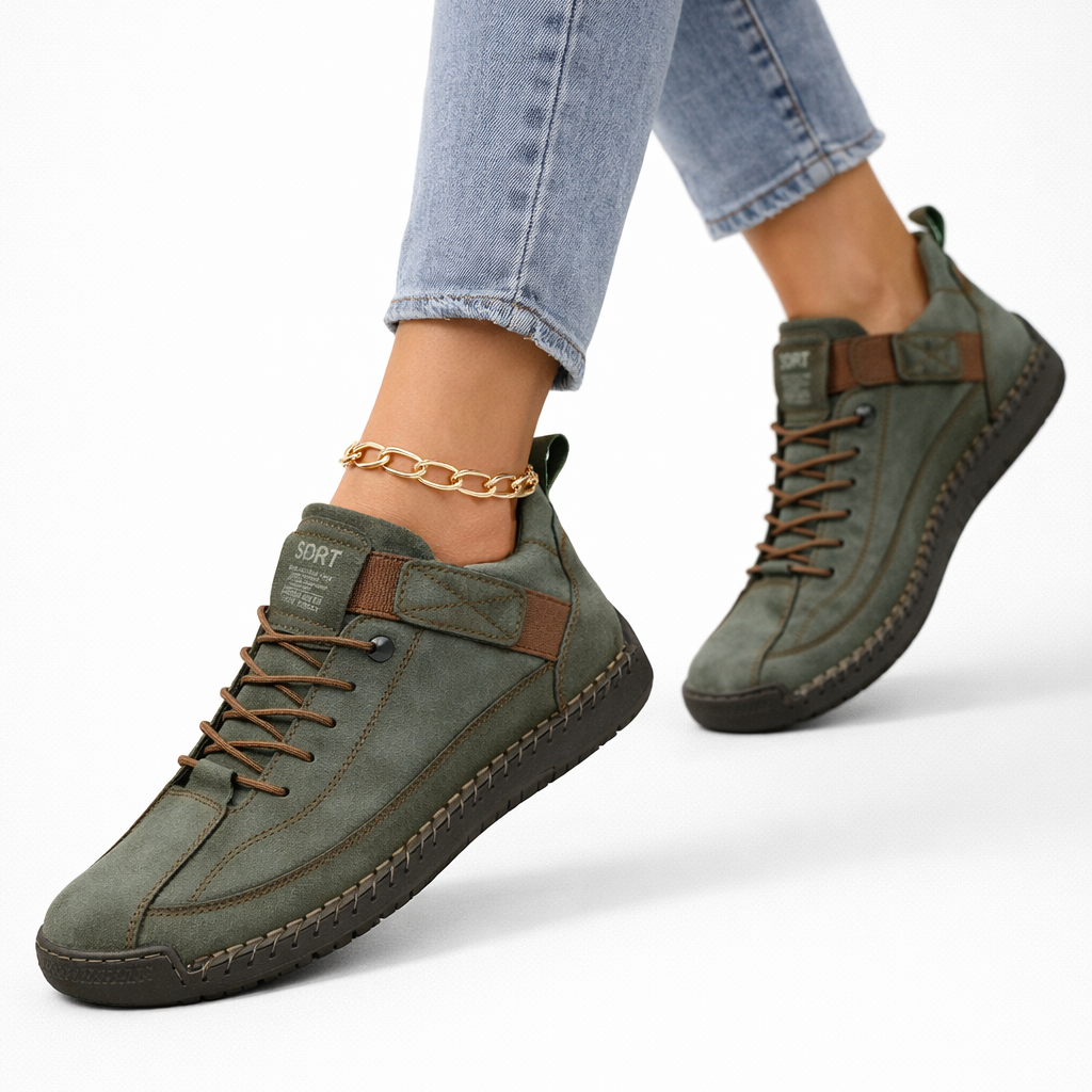 Low-top lace-up sneakers with round toes, side straps and flat textured soles