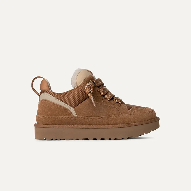 Low-top platform trainers with plush lining and lace-up fastening