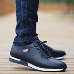 Men's low-top leather trainers with contrasting side stripe