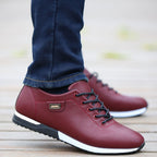 Men's low-top leather trainers with contrasting side stripe