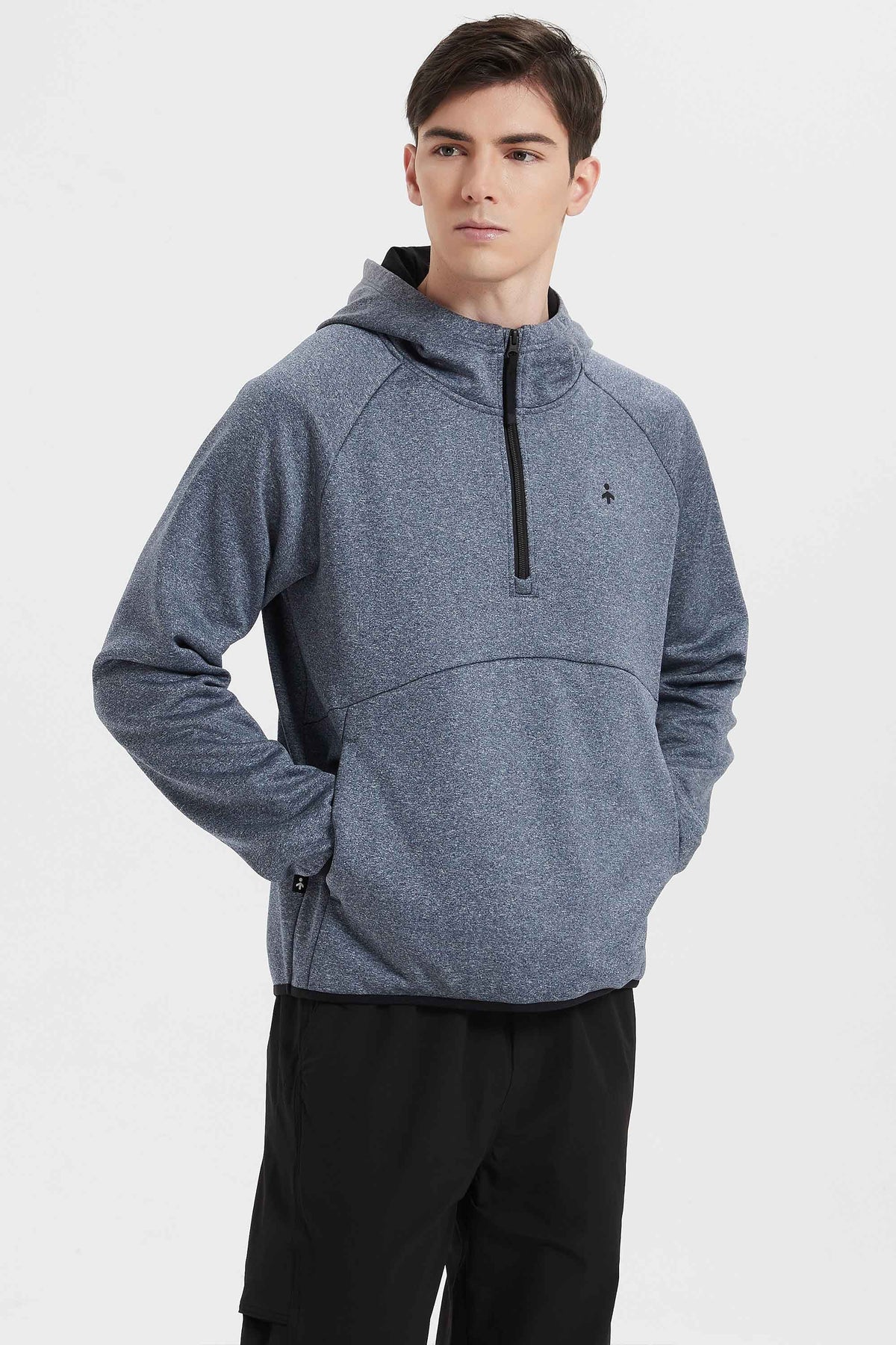 Men's half-zip hooded sweatshirt with long sleeves and kangaroo pocket