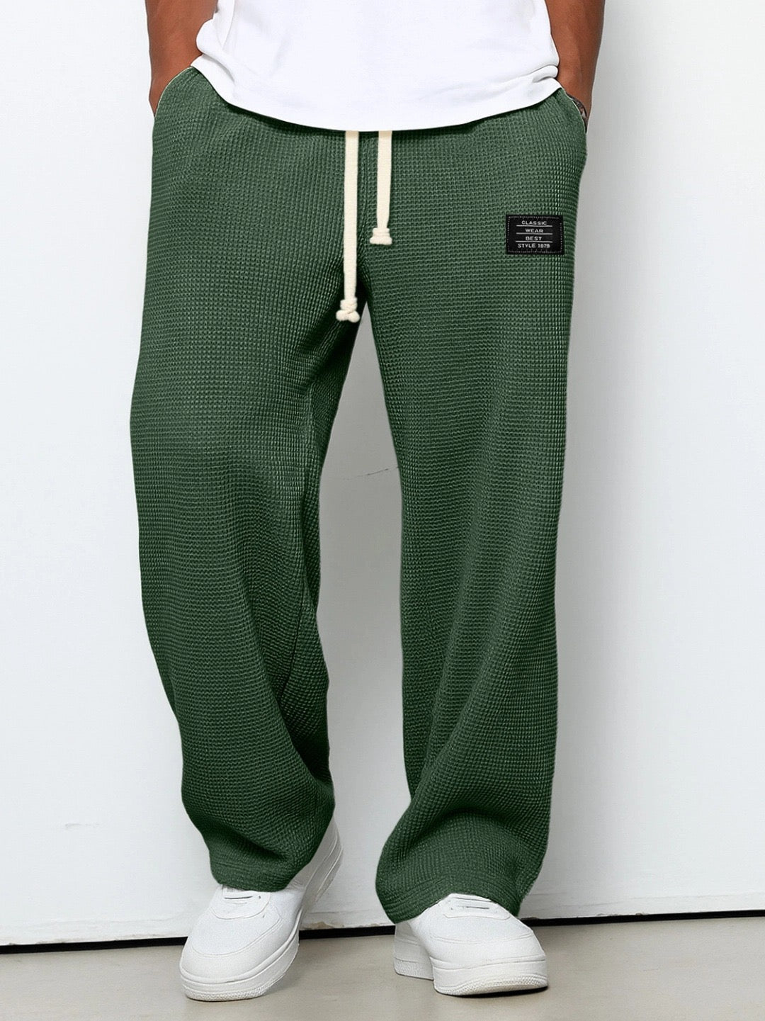 Men's relaxed-fit wide-leg trousers with drawstring waist in textured fabric