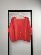 Women's knitted V-neck cardigan with long sleeves and front buttons