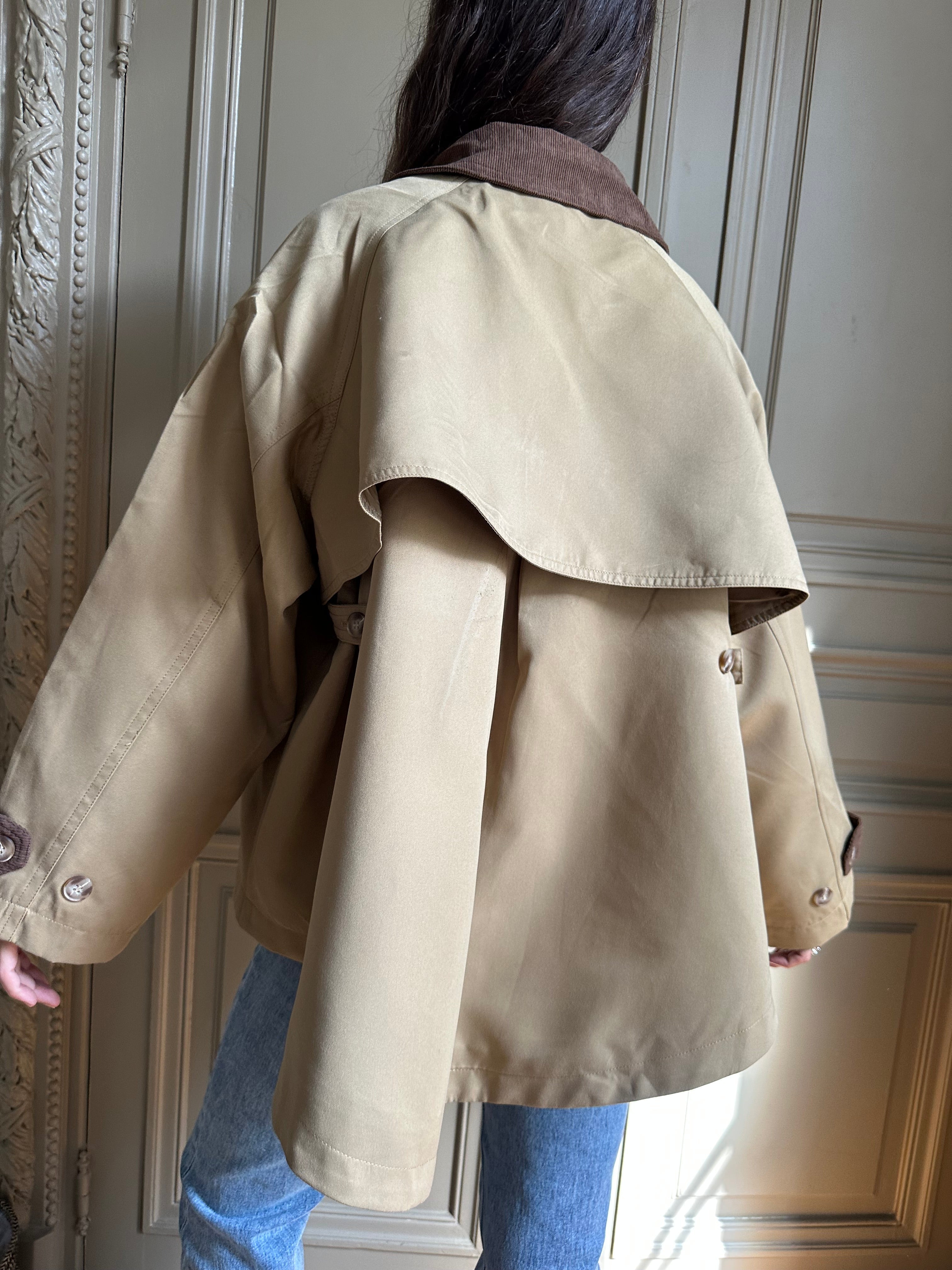 Women's beige trench jacket with contrast collar