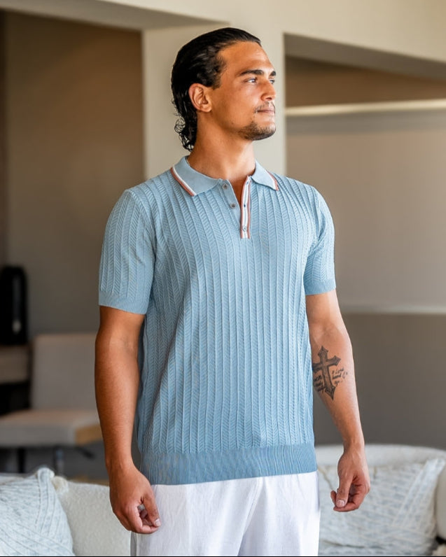 Men's short-sleeved textured knit polo shirt with contrast collar trim and button placket