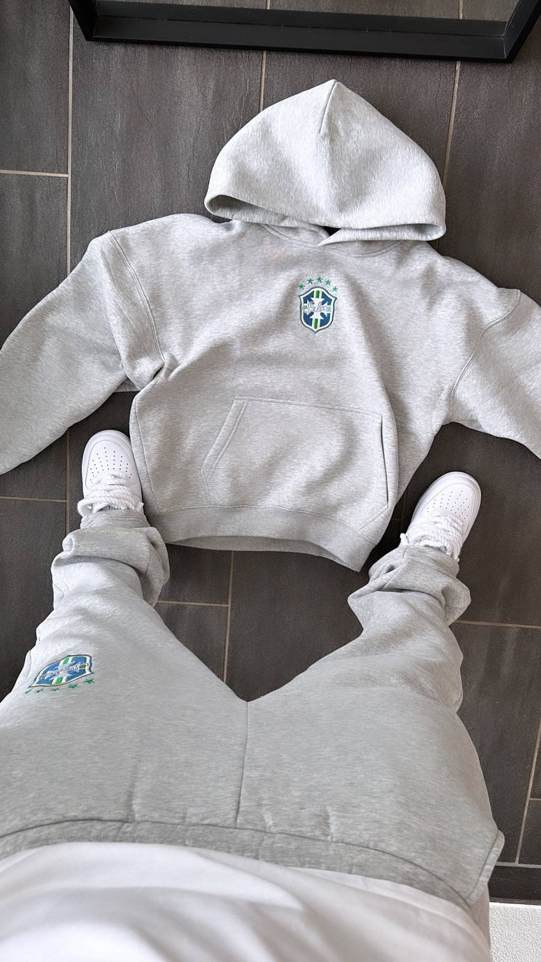 Men's hooded tracksuit set with crest details, pouch pocket and jogger trousers