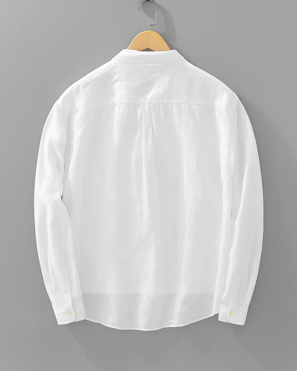 Men's long-sleeve popover shirt with collar and chest pocket