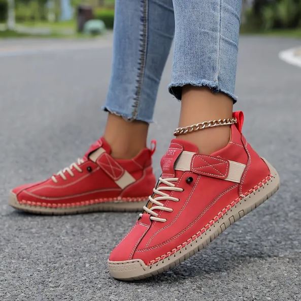 Women's lace-up sneakers with ankle strap and textured sole