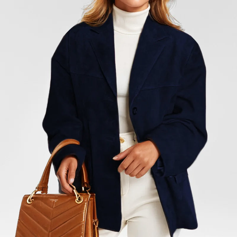 Women's blazer jacket with notched lapels, long sleeves and flap pockets