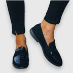 Women's black loafers with crocodile-effect toe panel