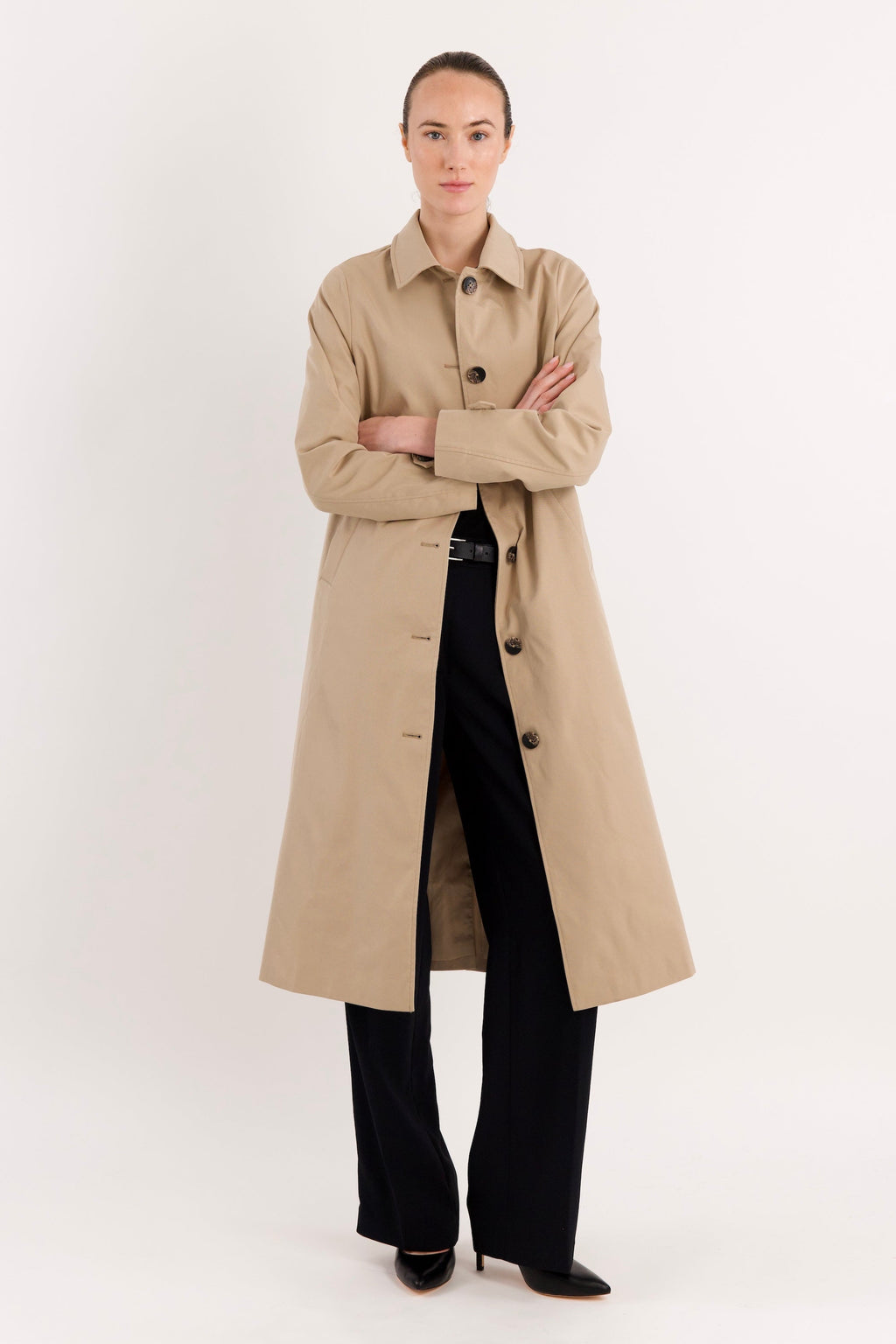 Women's long single-breasted trench coat with pointed collar and button front