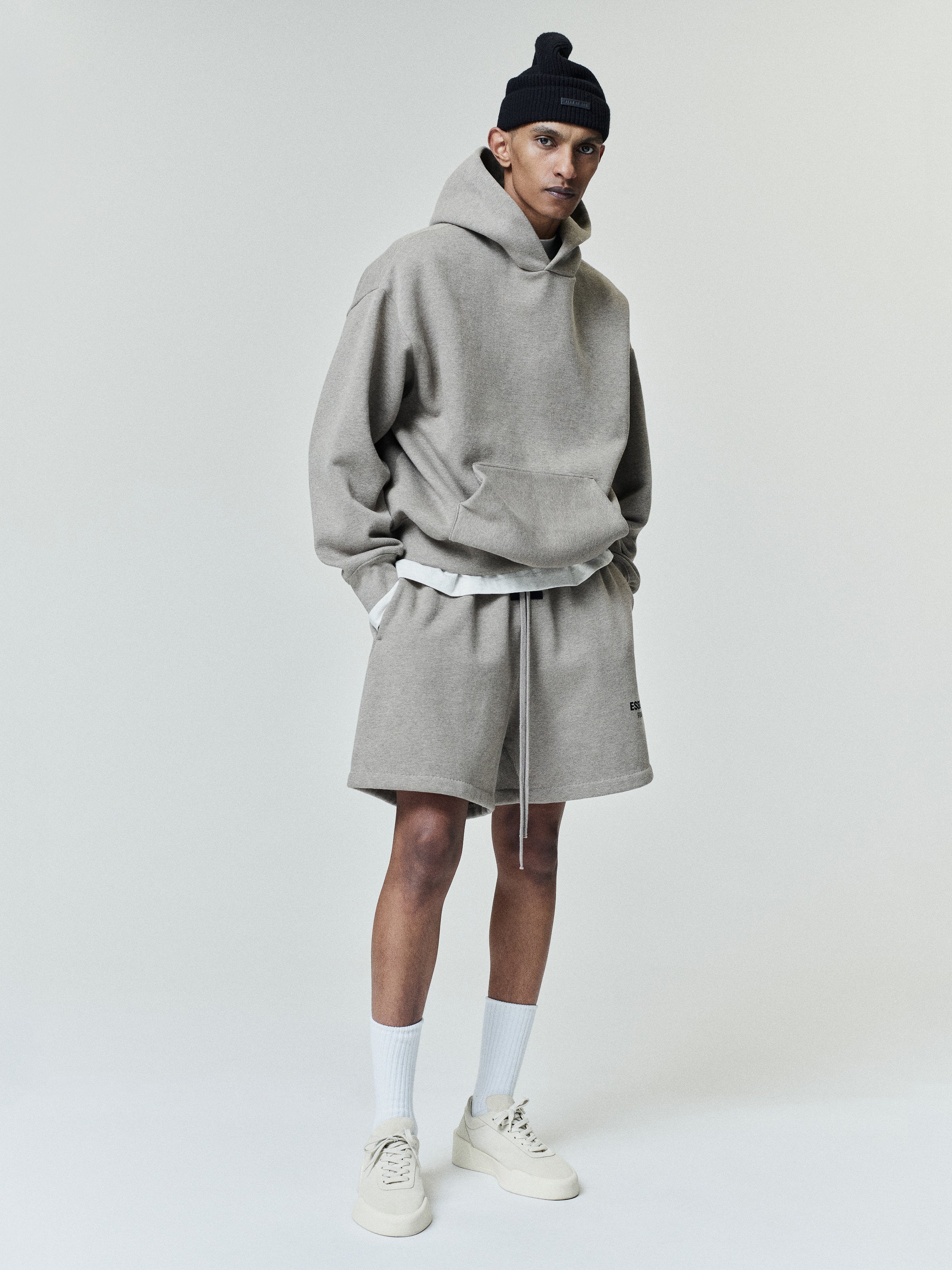Men's heathered classic hoodie with kangaroo pocket