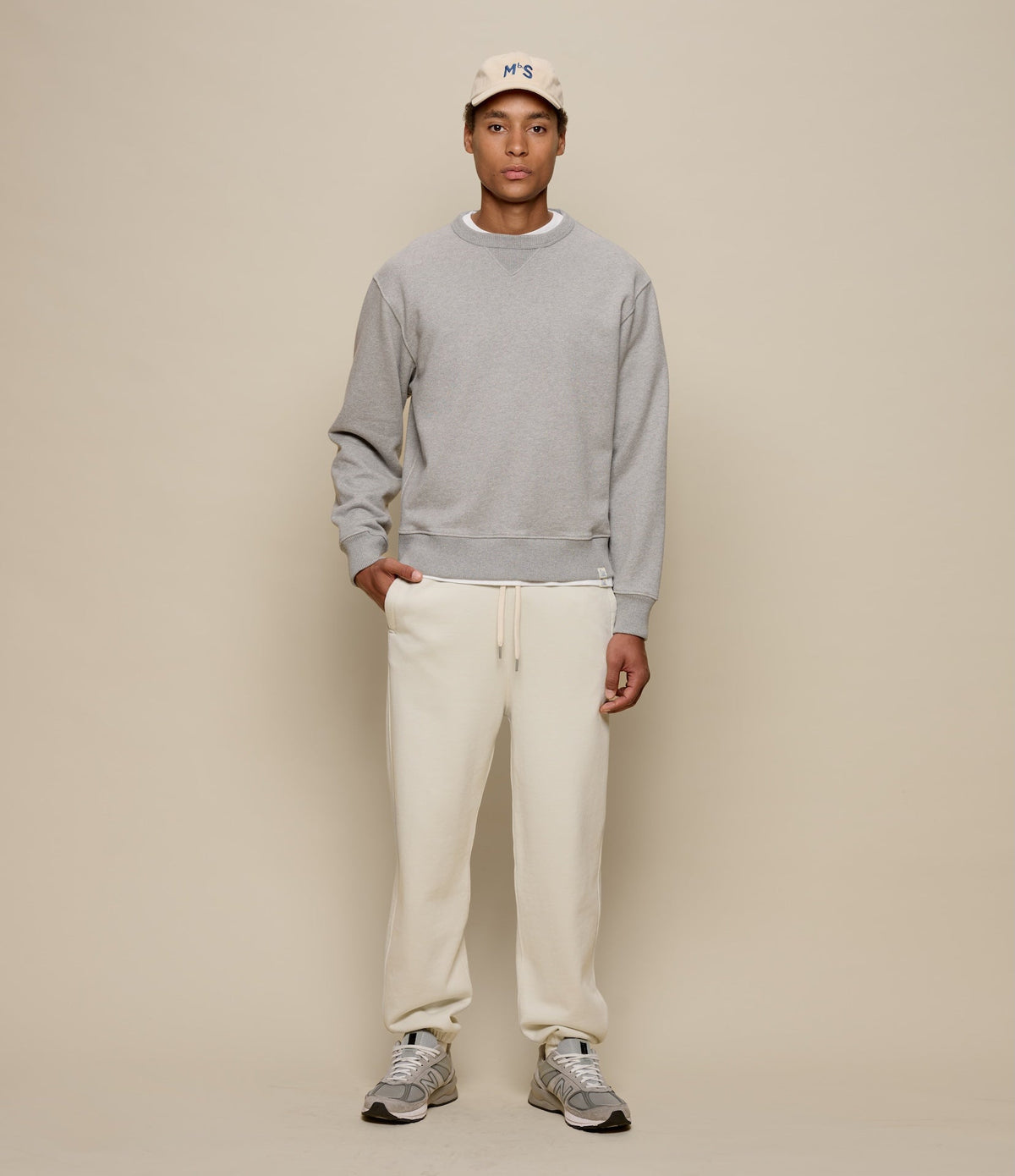Men's grey crew neck sweatshirt with long sleeves and ribbed trims