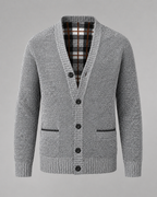 Ribbed V-neck cardigan with long sleeves, buttons and front pockets