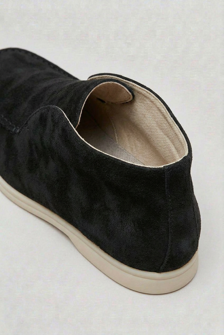 Men's suede-look moc toe slip-on loafers with a light sole