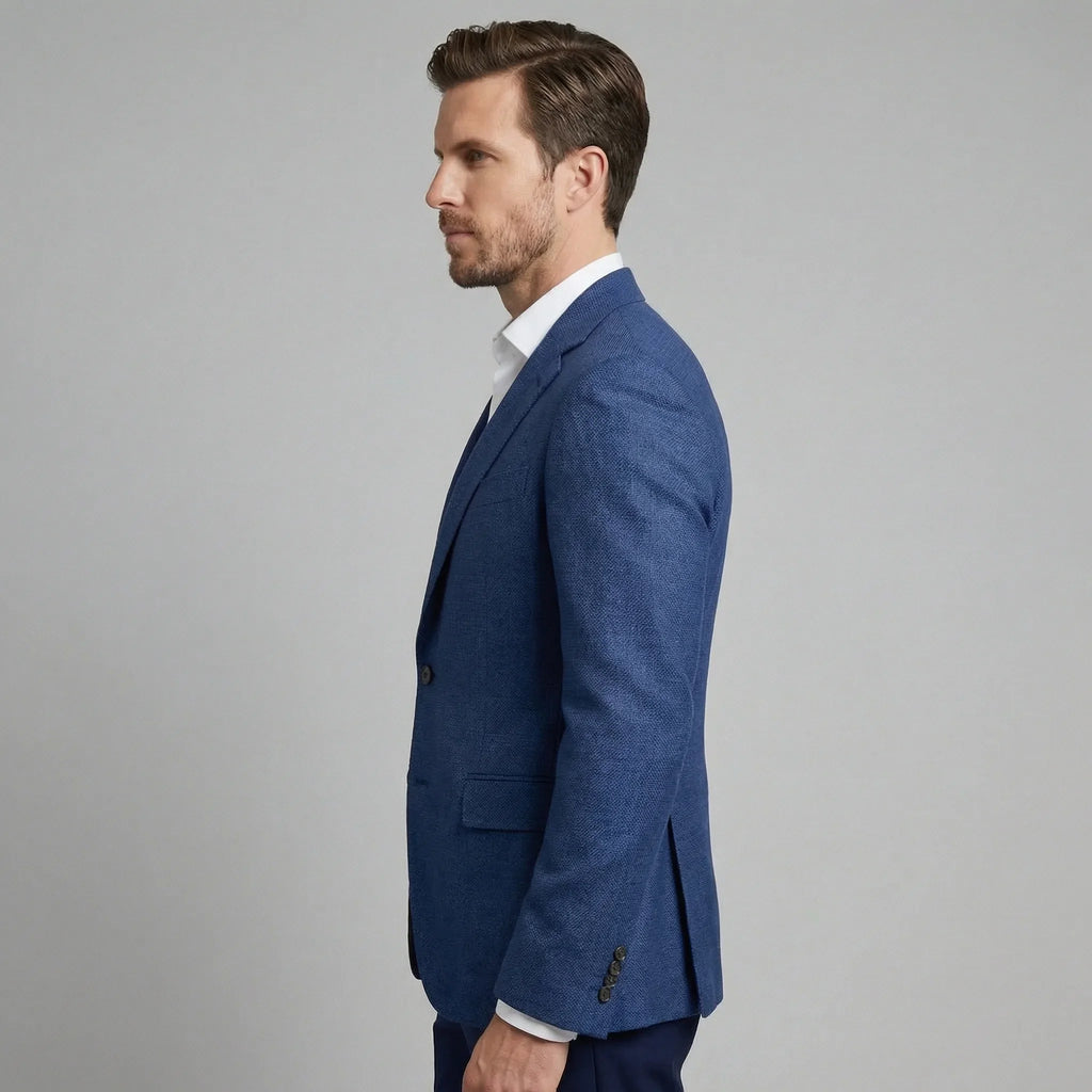 Men's single-breasted blazer with notched lapels and flap pockets
