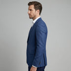 Men's single-breasted blazer with notched lapels and flap pockets