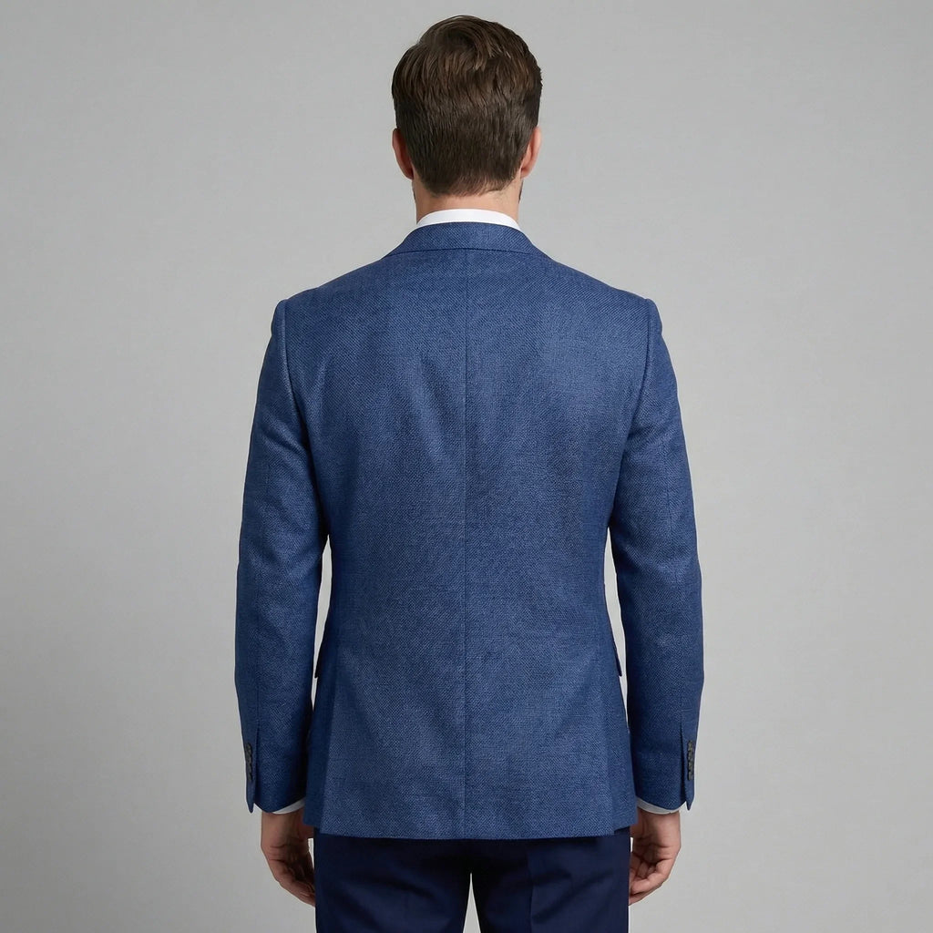 Men's single-breasted blazer with notched lapels and flap pockets