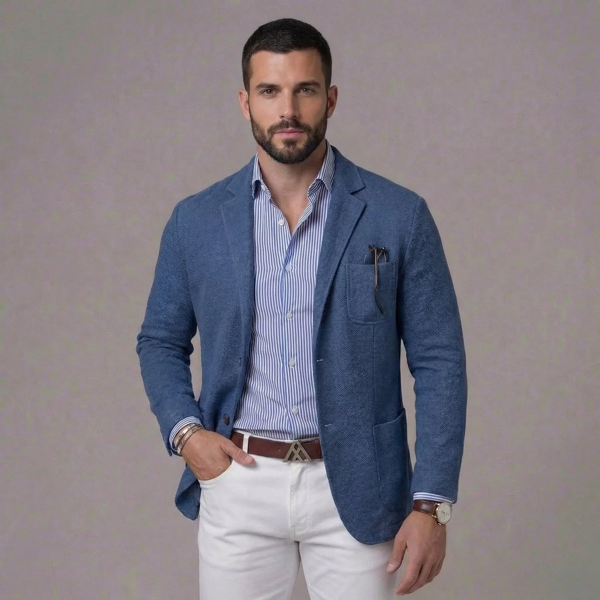 Men's textured single-breasted blazer with notched lapels and front pockets