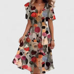 Women's floral short dress with V-neckline, short sleeves and ruched waist