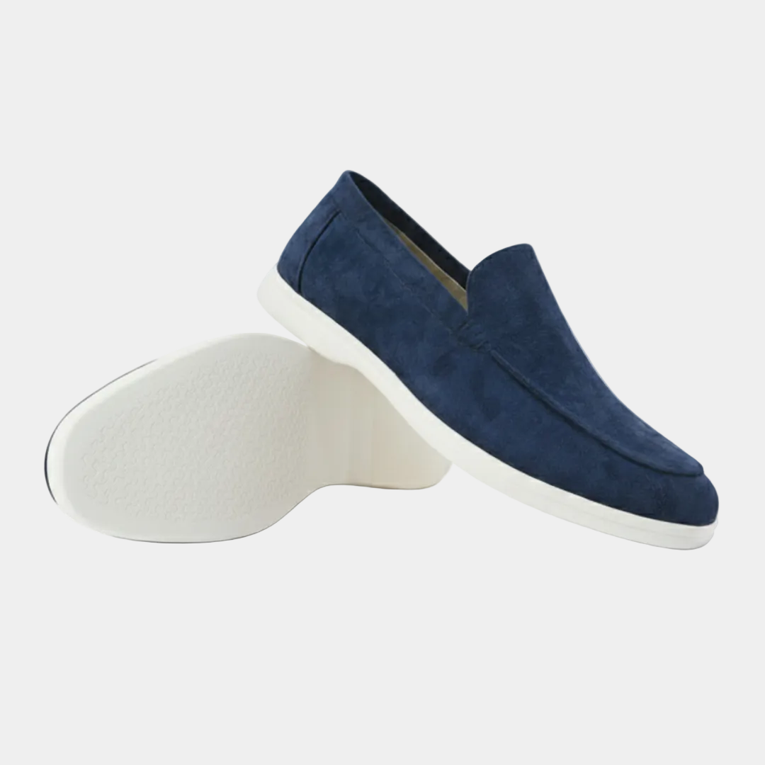 Men's low-profile loafers with moc toe and contrast sole