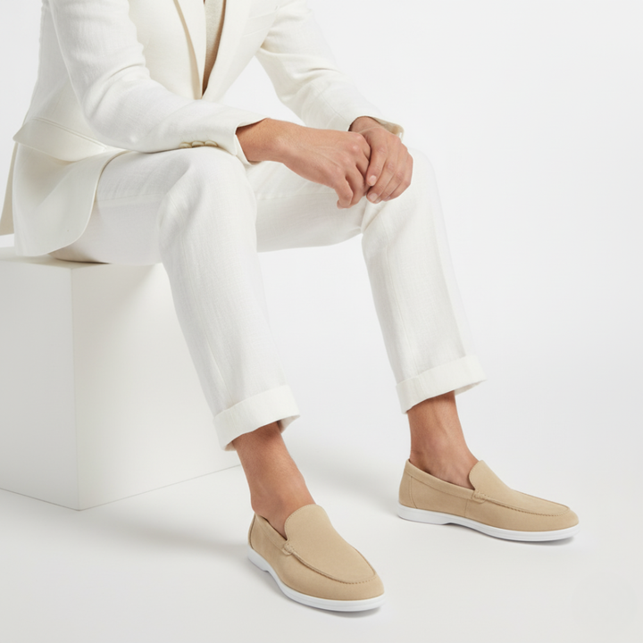 Men's low-profile loafers with moc toe and contrast sole
