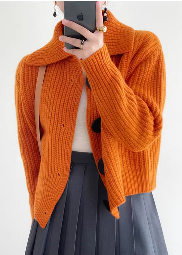 Cropped ribbed knit cardigan with Peter Pan collar and large buttons