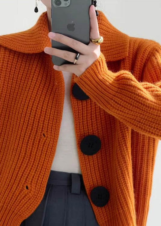 Cropped ribbed knit cardigan with Peter Pan collar and large buttons