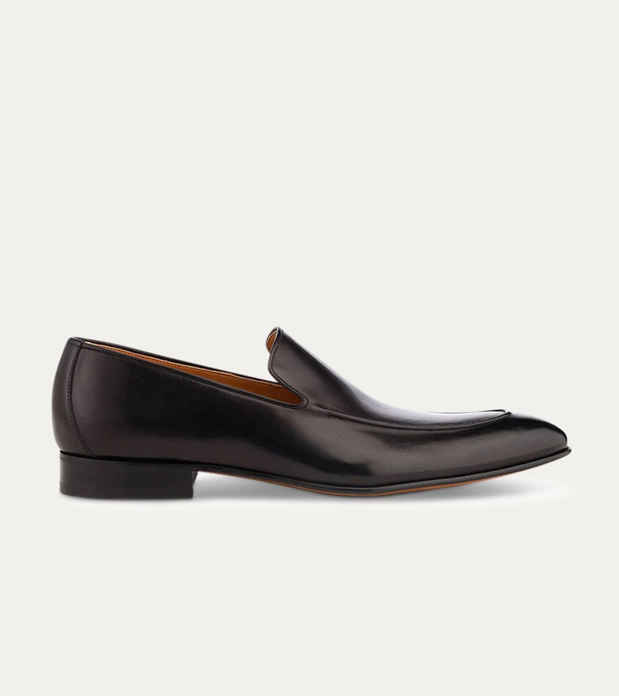 Men's black glossy apron front loafer with pointed toe