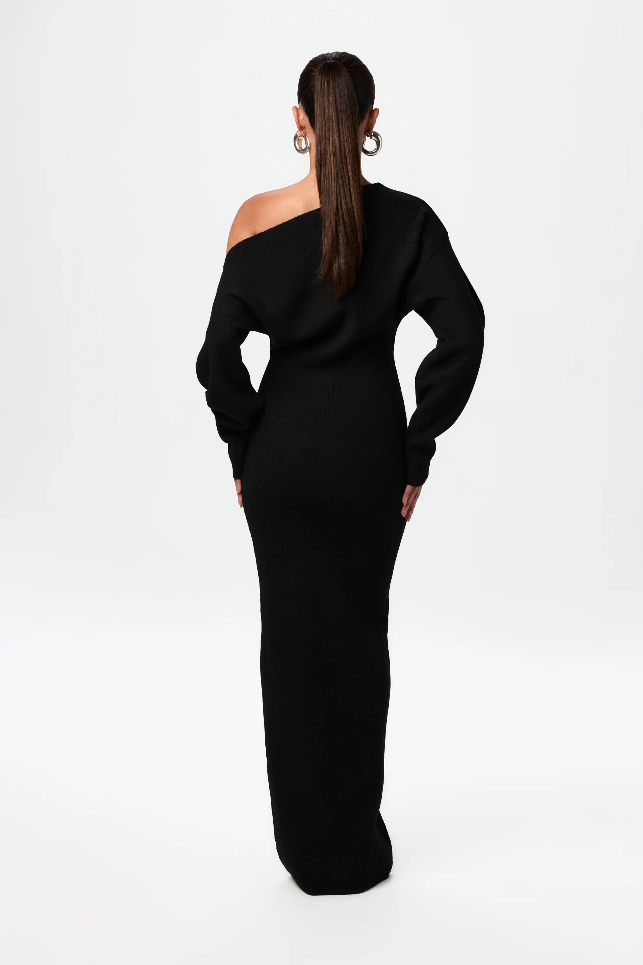 Women's asymmetric one-shoulder knit maxi dress with long sleeves