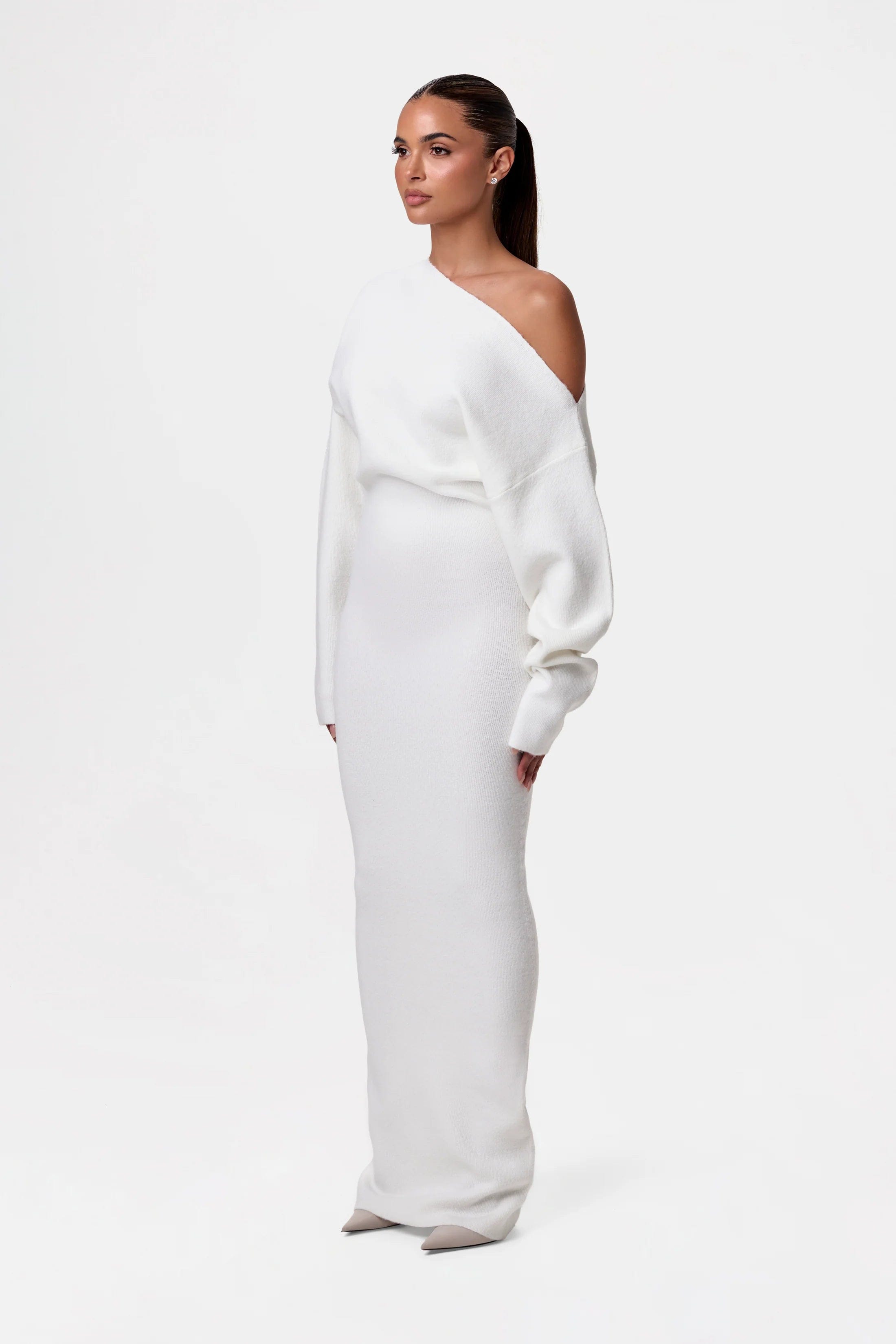 Women's asymmetric one-shoulder knit maxi dress with long sleeves
