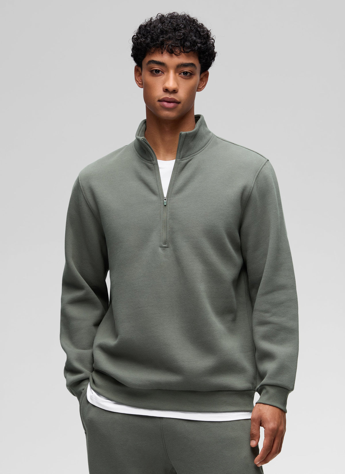 Men's plain half-zip mock neck sweatshirt with long sleeves