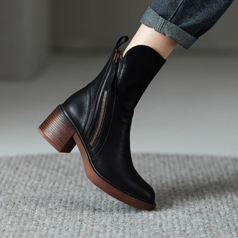 Women's ankle boots with side zipper and block heel