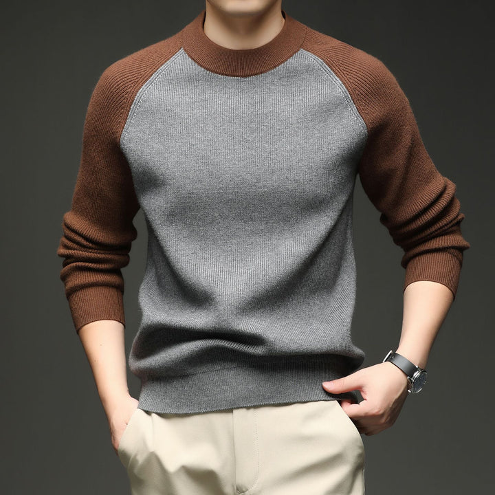 Men's two-tone crew-neck sweater with long raglan sleeves and ribbed trims