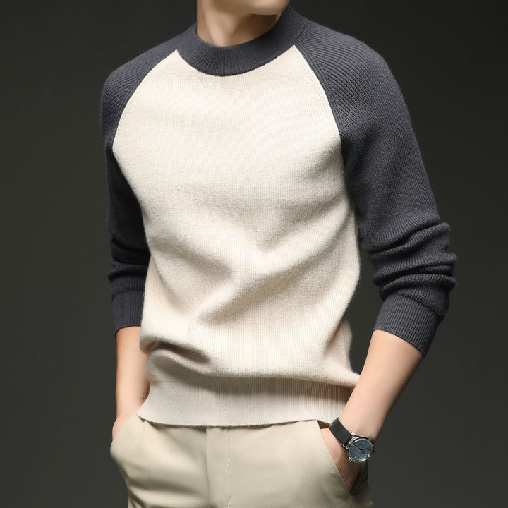 Men's two-tone crew-neck sweater with long raglan sleeves and ribbed trims