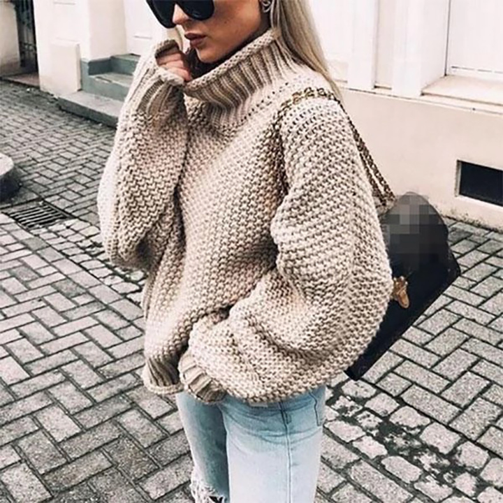 Women's chunky knit turtleneck sweater with long sleeves