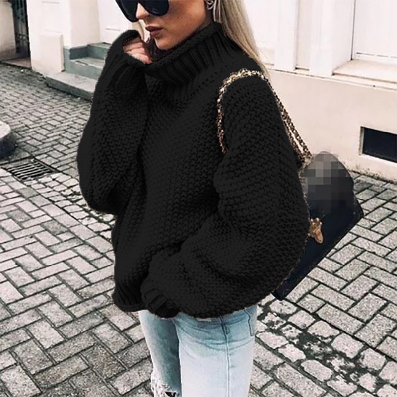 Women's chunky knit turtleneck sweater with long sleeves